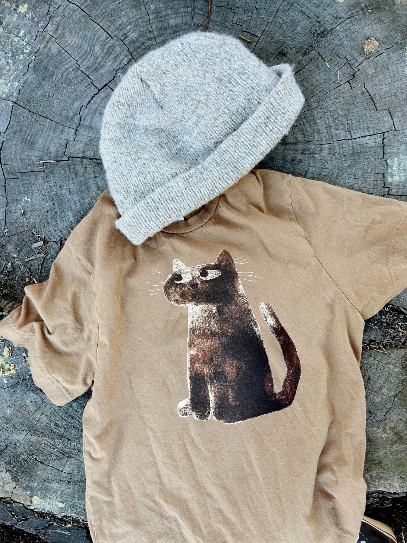 Jon Klassen's Team Cat Shirt - The McSweeney's Store, image size:1350x1800
